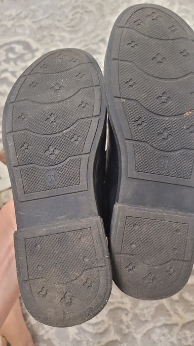 Взуття для дівчинки