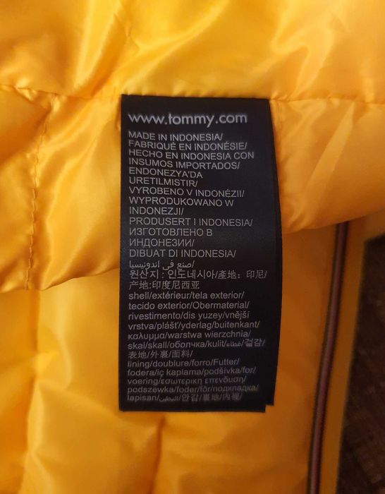 Продам микропуховик Tommy Hilfiger