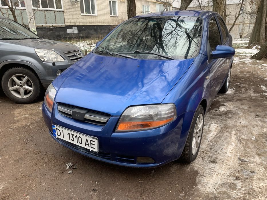 Продам власне Шевроле Авео в дуже гарному стані, стоить з великим екраном магнитола , не гнила , резина зима, с документами порядок любий вид переоформлення, готов до перевірок на сто, уступлю біля авто!