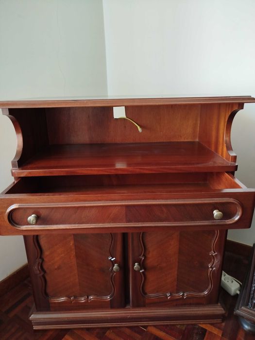 Movel televisào em madeira