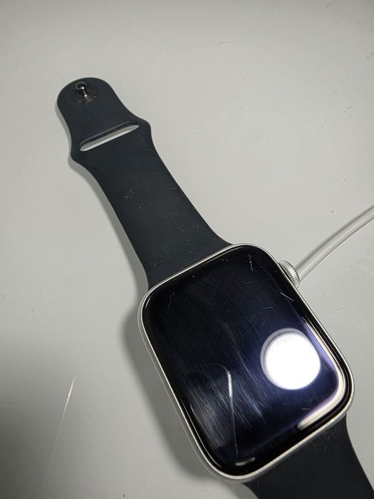 Apple Watch SE (Gen 2) 44mm Silver Aluminum CEL