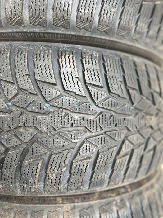 Резина зима 225/55 R 16 Nokian комплект