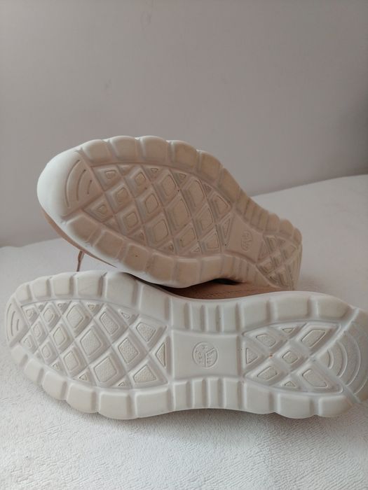 Buty sneakersy skórzane Jana roz 41