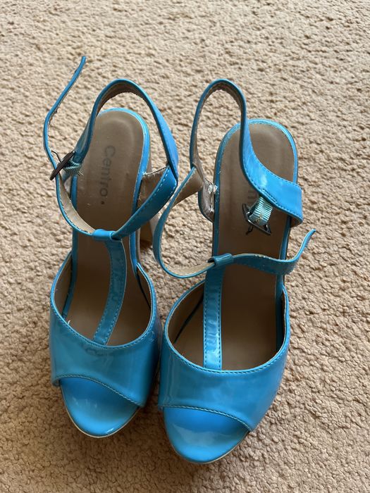 Віддам безкоштовно туфлі 37р