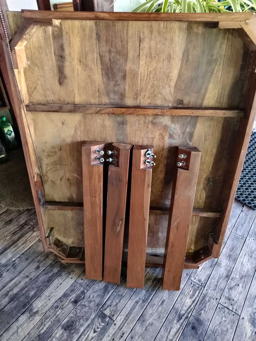 stół kolonialny , stół