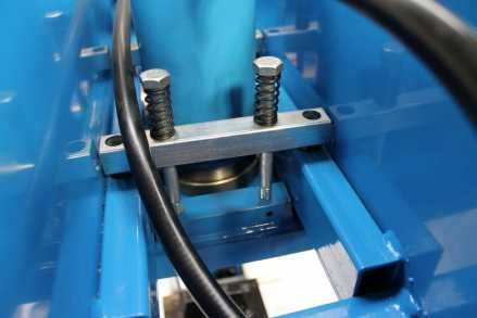 Prensa Hidráulica c/ Bomba Lateral e Manómetro 20Ton. AP28