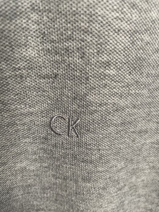 Szara koszulka połówka Calvin Klein M