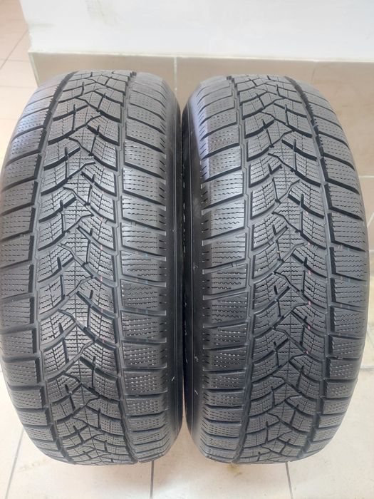 Пара зимової гуми зима зимня Dunlop R17 215 65
