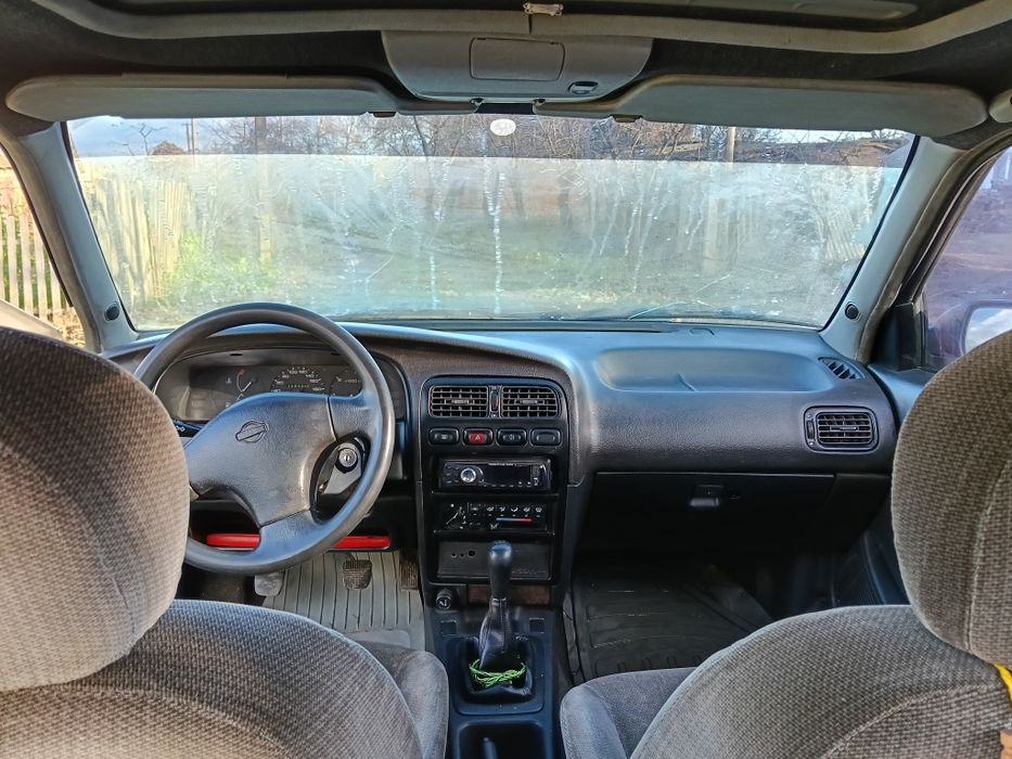 Нісан Прімера р-10