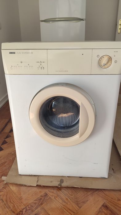 Máquina Secar Zanussi TD 4110