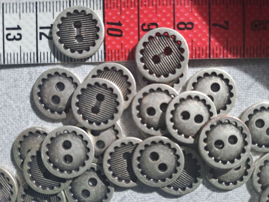 Guziki metalowe, 100 szt