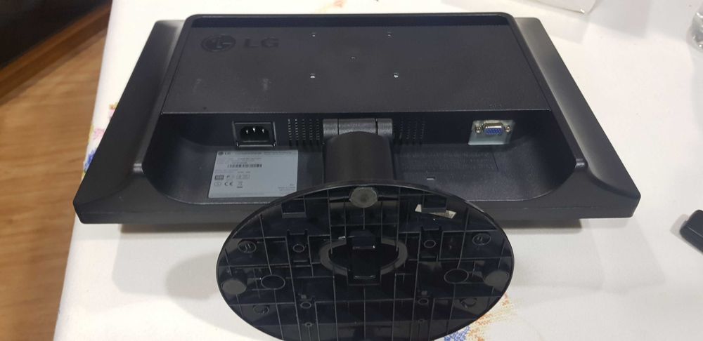 Monitor LG W1934S-BN 19'' VGA Preto