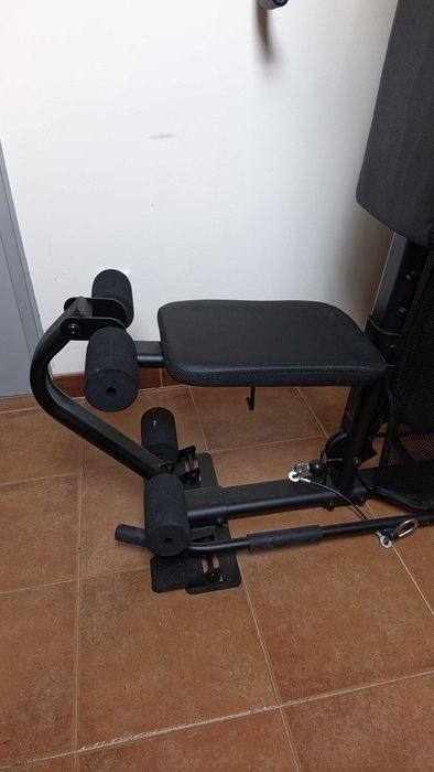 Equipamento de musculação multifunções