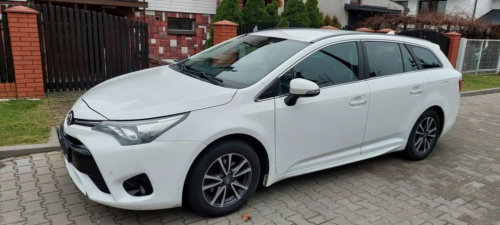 Toyota Avensis Toyota Avensis 1,8 Benzyna Kombi 2016