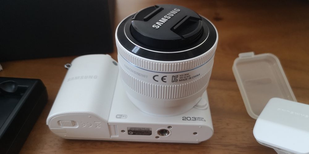 Máquina fotográfica Samsung Smart Câmera NX1100