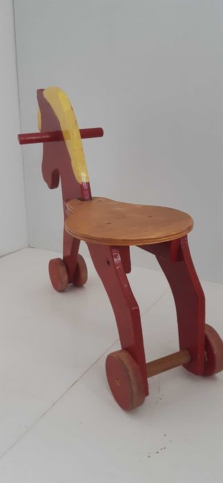 Cavalinho Madeira sobre Rodas