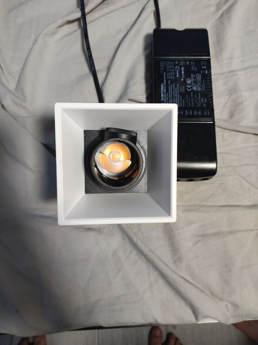 Sprzedam oprawę wpuszczaną Led