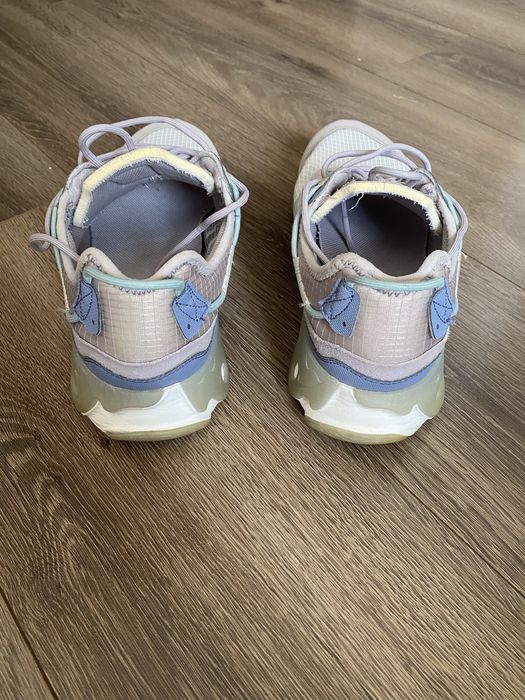 Кросівки Nike  React Live