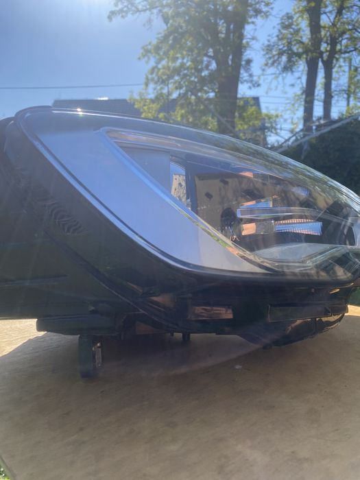 Lampa przednia Audi A3 8V