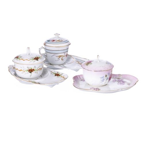 Porcelana - Três chávenas almoçadeiras - Vista Alegre