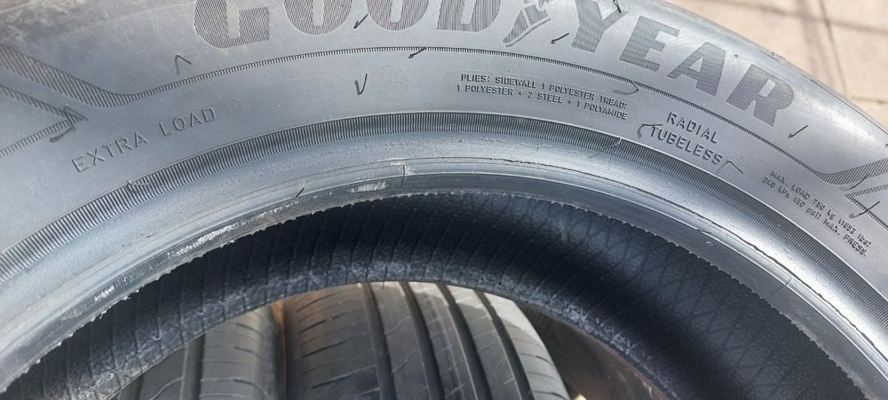 Продам шины 215/55/R17 98W GOODYEAR EfficientGrip Performance 2