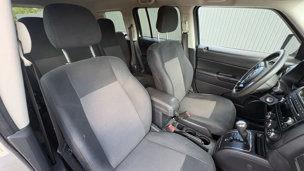 Кросовер Jeep Patriot Sport 2011 року