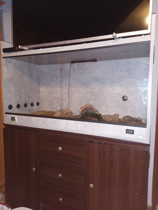 Sprzedam terrarium 800zł