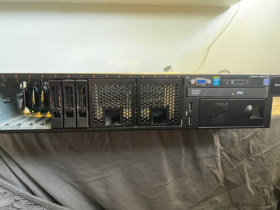 Serwer Lenovo x3650 M4 , 2x Intel Xeon E5-2620v2 , 32Gb RAM , 2x Zasilacz , 2x QLogicFC