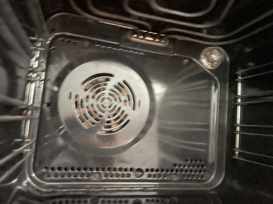 Forno Zanussi para peças (NÃO TEM PORTA)