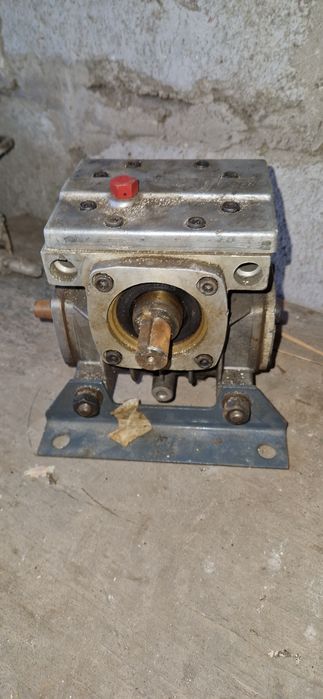 Редуктор:  2Ч-40.