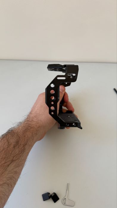 Клітка Smallrig Canon r8 з top handle