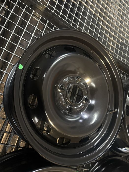 Komplet felg stalowych 15” 4x108 Ford TPMS bdb stan