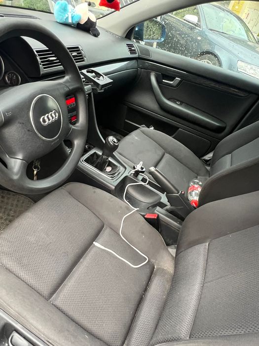 Aubi A4 B6 2004 Rok