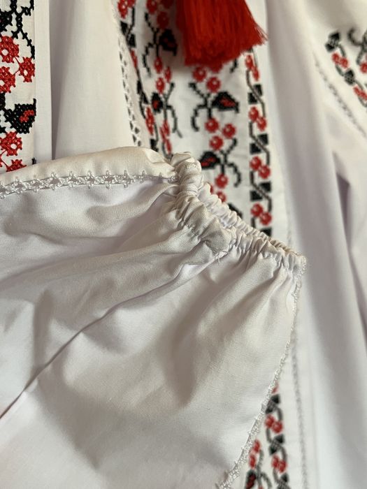 Вишиванка у білому кольорі