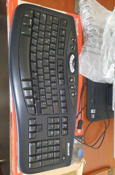 Monitor Acer Al 1916 W + Teclado Microsoft Curve  Keybord 2000