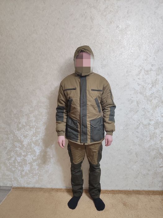 Оливковий зимовий костюм