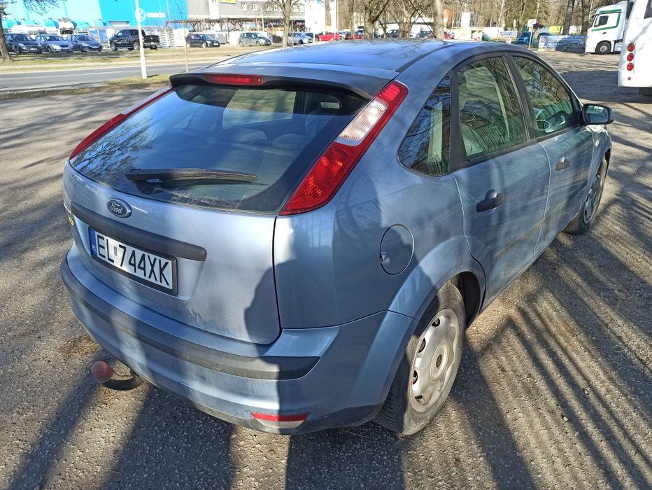 Ford Focus  1.6 * Klimatyzacja * Zadbany * 5 Drzwi * Hak