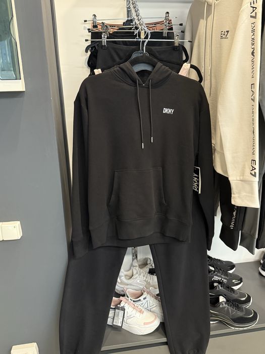 Жіночий костюм Armani, EA7