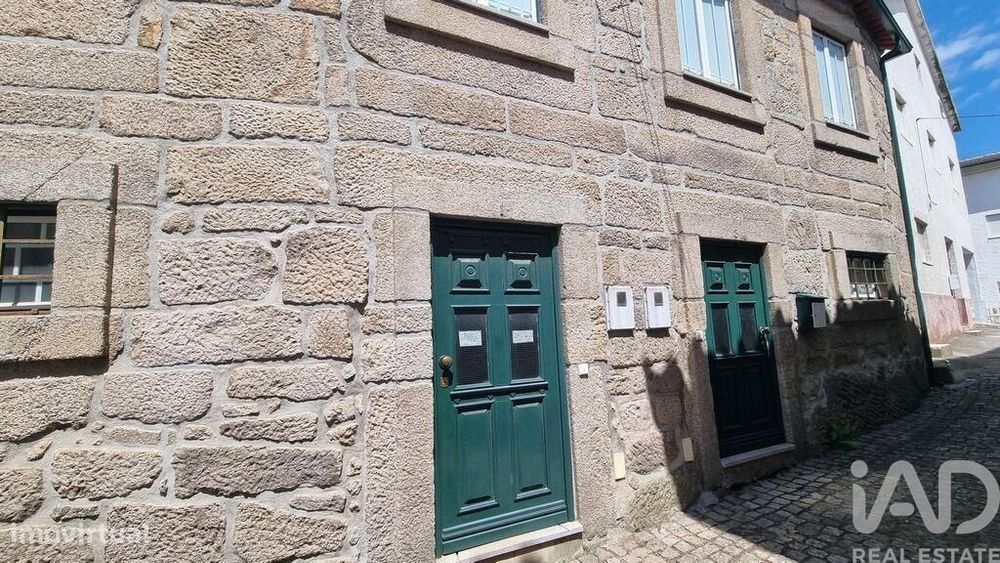 Moradia bi-familiar T2 em Celorico e Vila Boa do Mondego