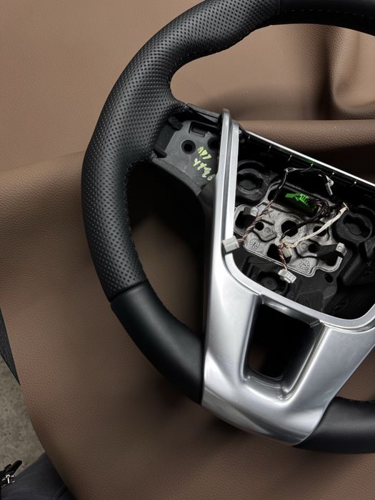 Перетягнуте кермо Volvo V40 на обмін