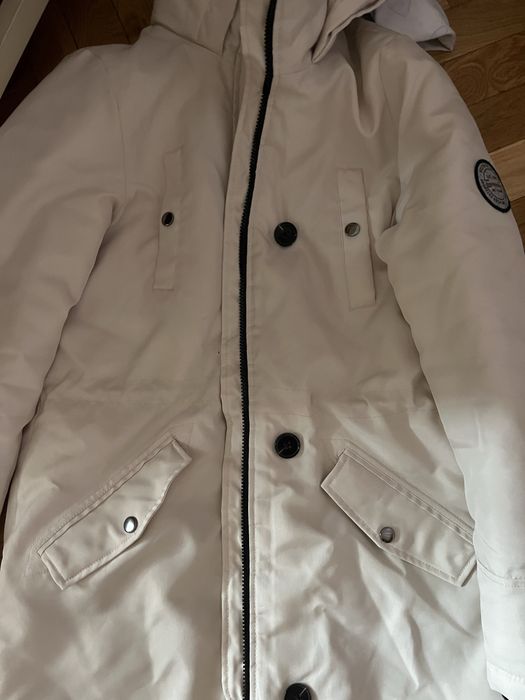 Куртка класна тепла на дівчину жінку