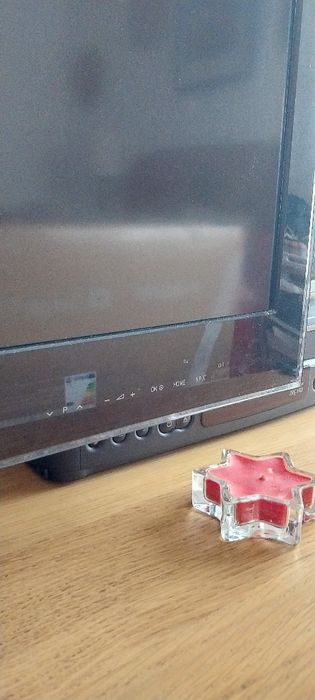 Televisão LG com comando incluído
