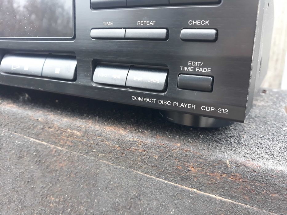 Sony CDP-212  проигрователь cd дисков \документы\ с Германии