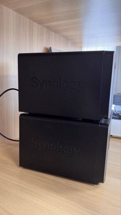 Serwery NAS Synology DX513 + DS1513+