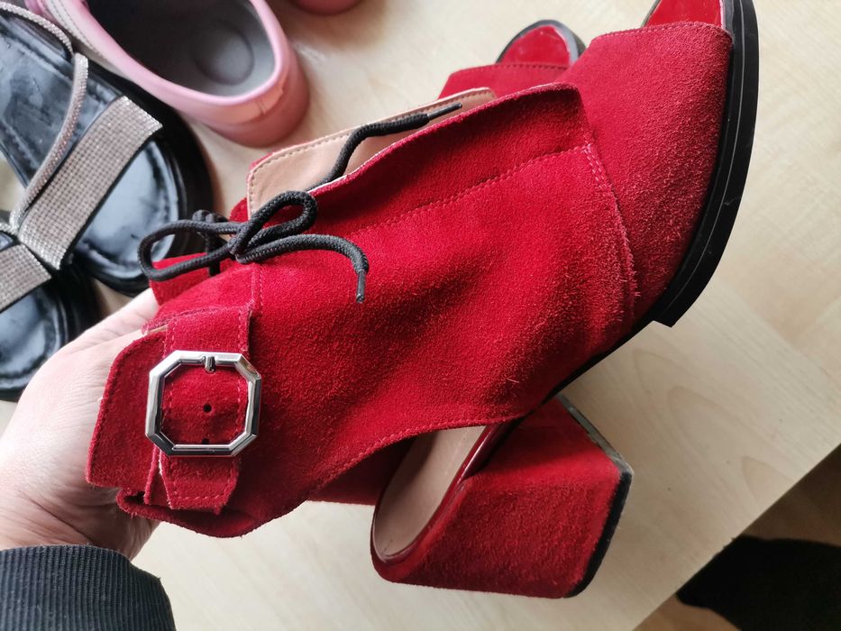 Босоніжки червоні жіночі 39 розмір натуральна замша і шкіра