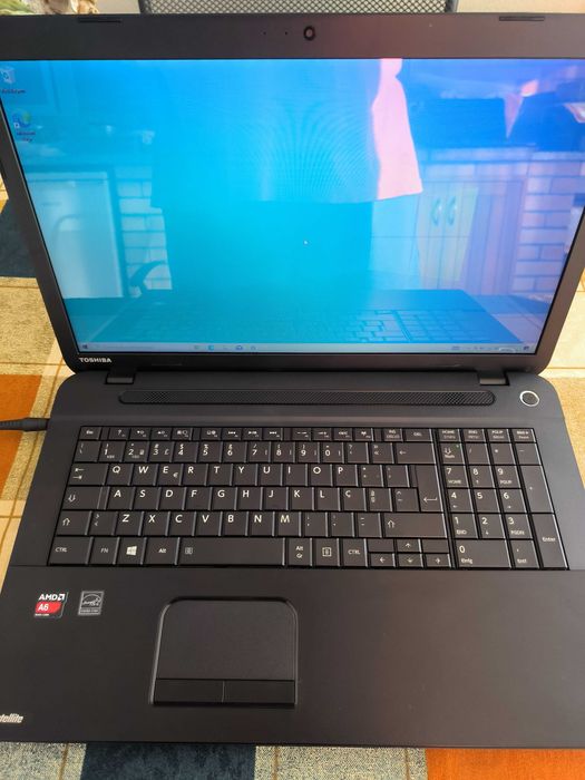 Toshiba C70 - 17.3"