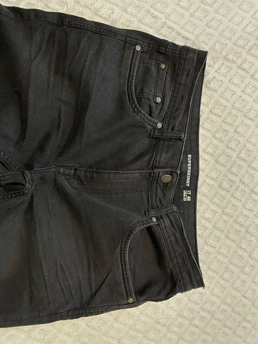 Чорні джинси скіні
