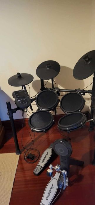 Alesis Nitro Mesh Kit | Pouco uso