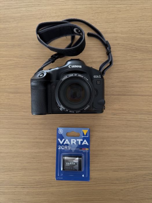 Canon EOS 1V + Canon EF 50mm f/1,4 USM
