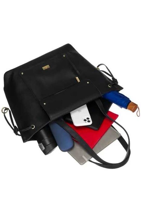 Zapinana na suwak czarna torba z eko skóry